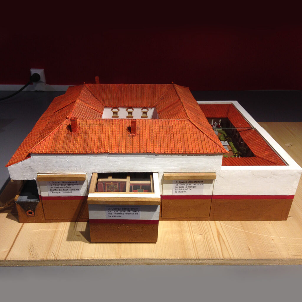 Maquette représentant une maison de ville romaine.